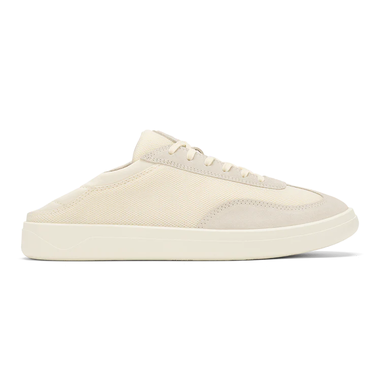 The OluKai Pūnini Men's Court Sneakers offers a Drop-In Heel that collapses to turn the sneakers into easy-to-wear slides