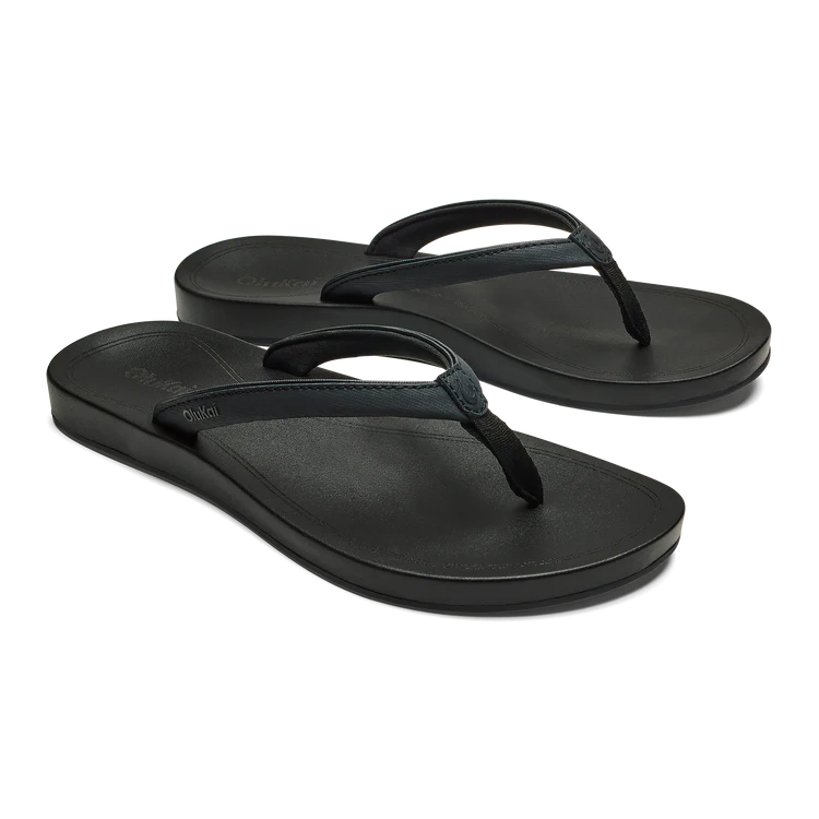 Hit the beach or pool in style with the OluKai ‘Uiki women's water-friendly sandals at Harbour Thread women's boutique.