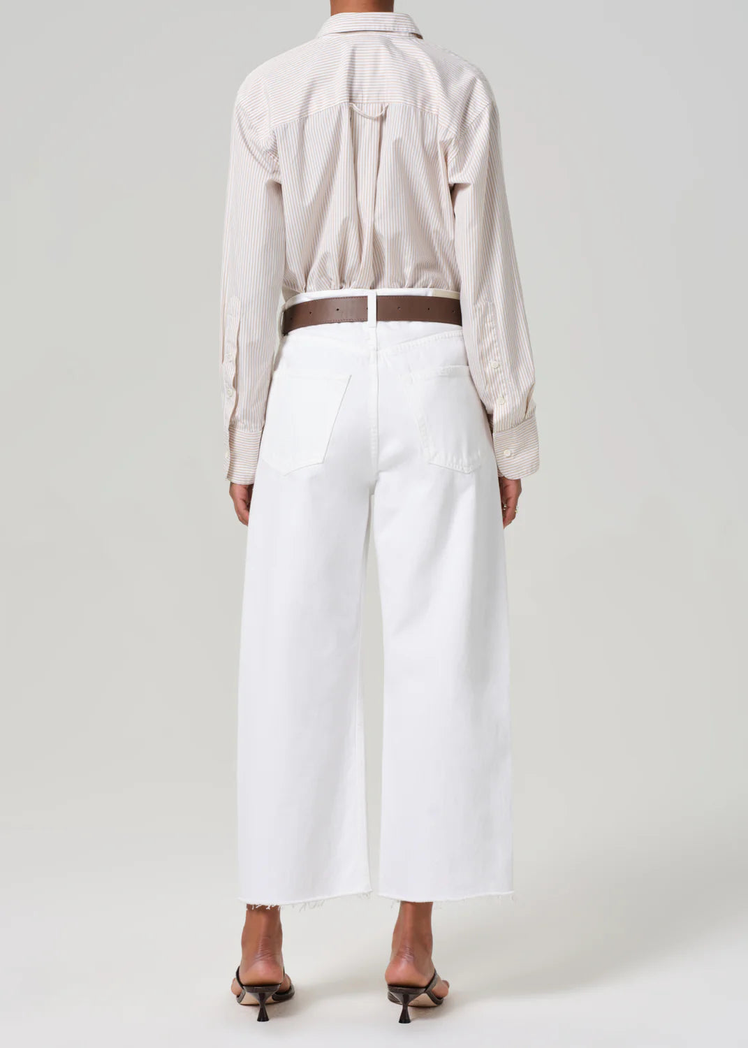 Women's white white leg jeans with cropped raw hem