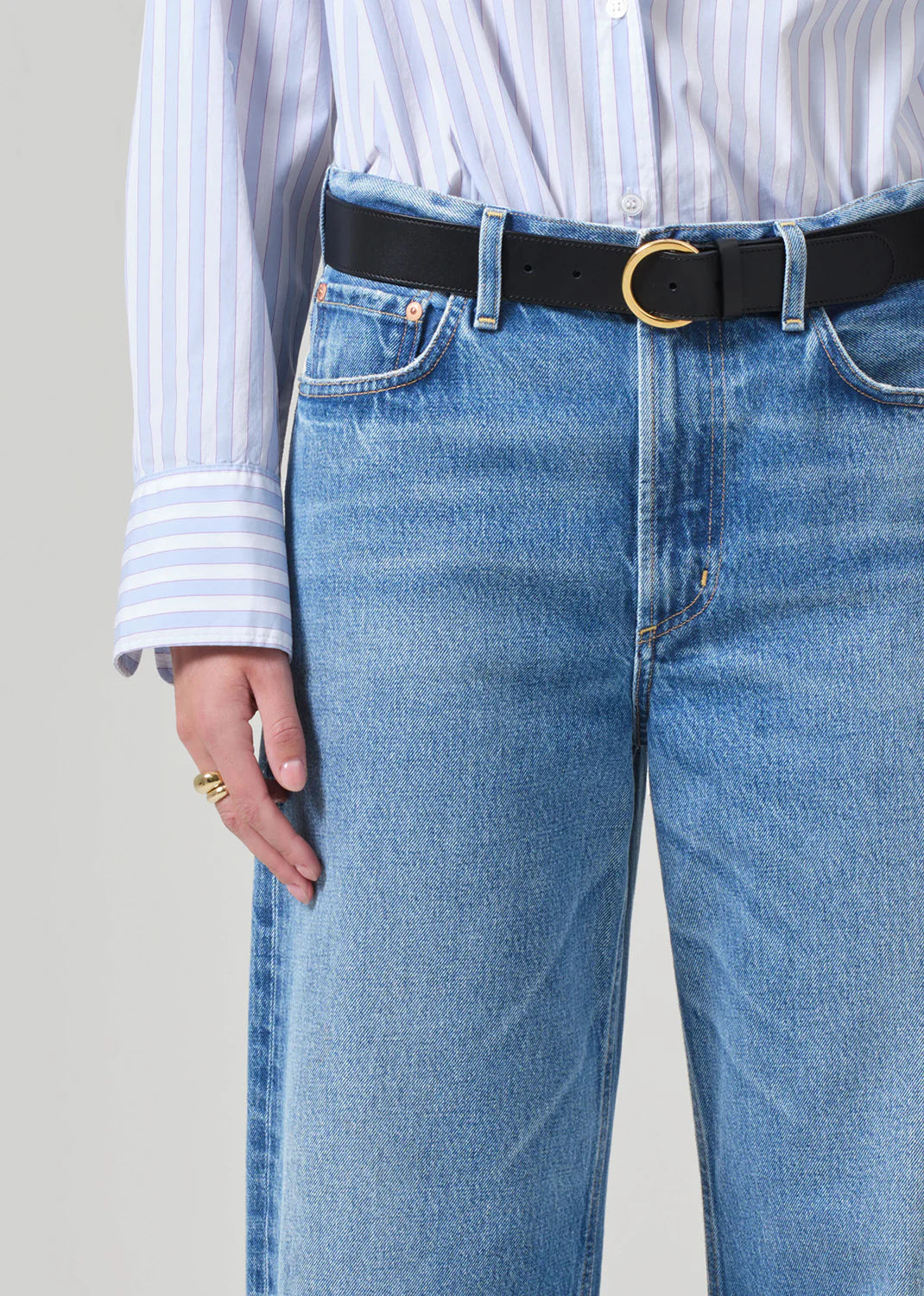 Front detail on the Miro Relaxed Jean by Citizens of Humanity in the color Pacifica