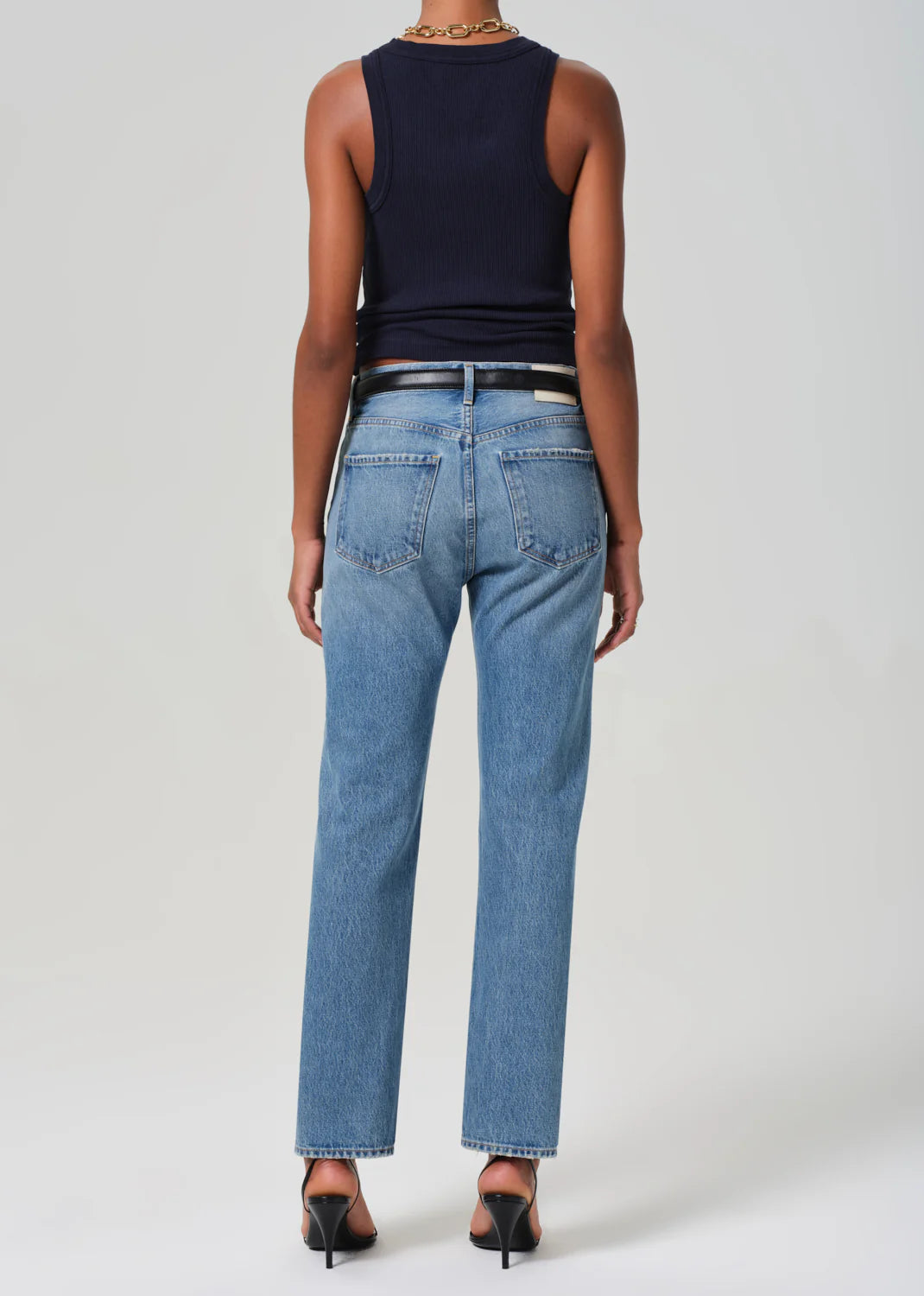 These straight leg women's jeans from Citizens Of Humanity are crafted from a rigid, non-stretch regenerative cotton with a soft hand feel