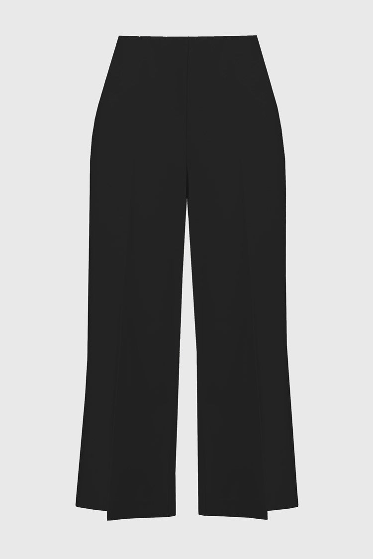 These chic culotte pants from Joseph Ribkoff are crafted from a luxurious twill fabric with an elegant crease detail on the front leg and back darts.