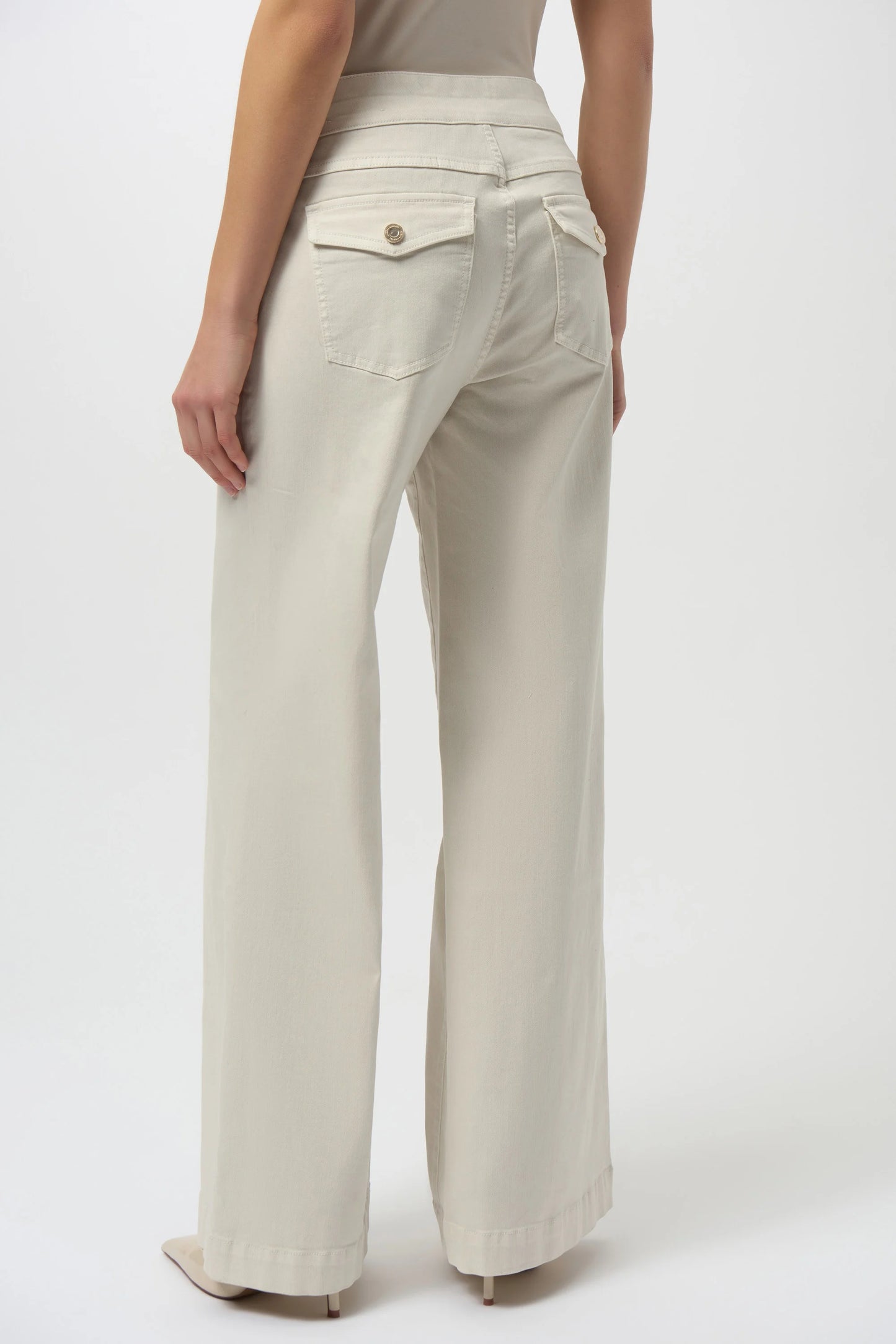 Women's light khaki jeans with back pockets
