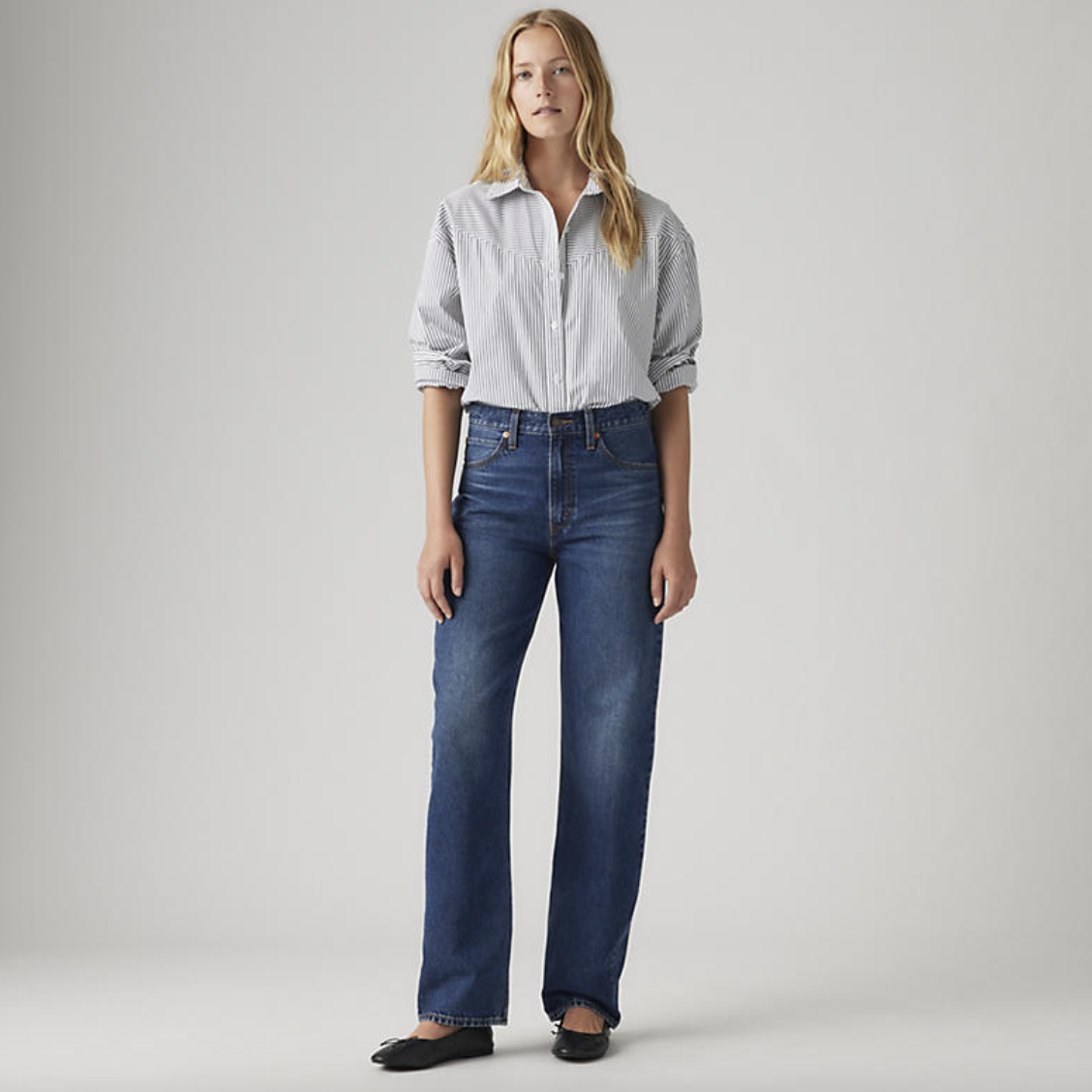 Levi's women's Dad Jeans in the medium/dark wash