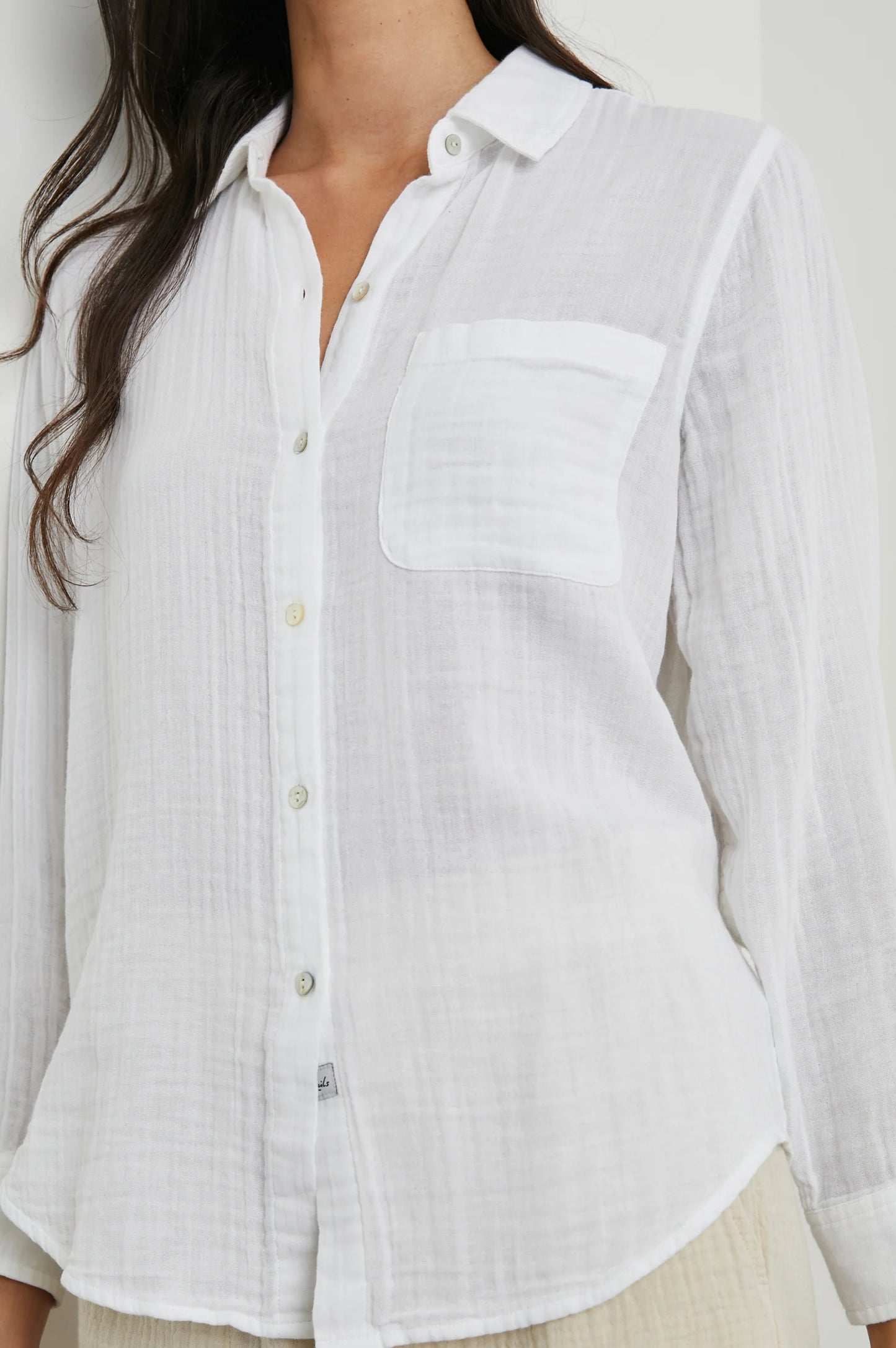 Front detail on the White cotton gauze Ellis Shirt by Rails