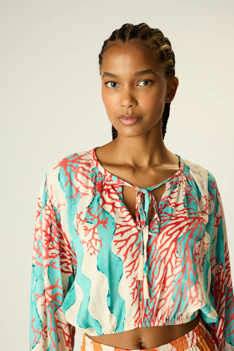 Now available at Harbour Thread the Natalie Martin Amelia Top features a gorgeous side inspired Coral Wave Turquoise print