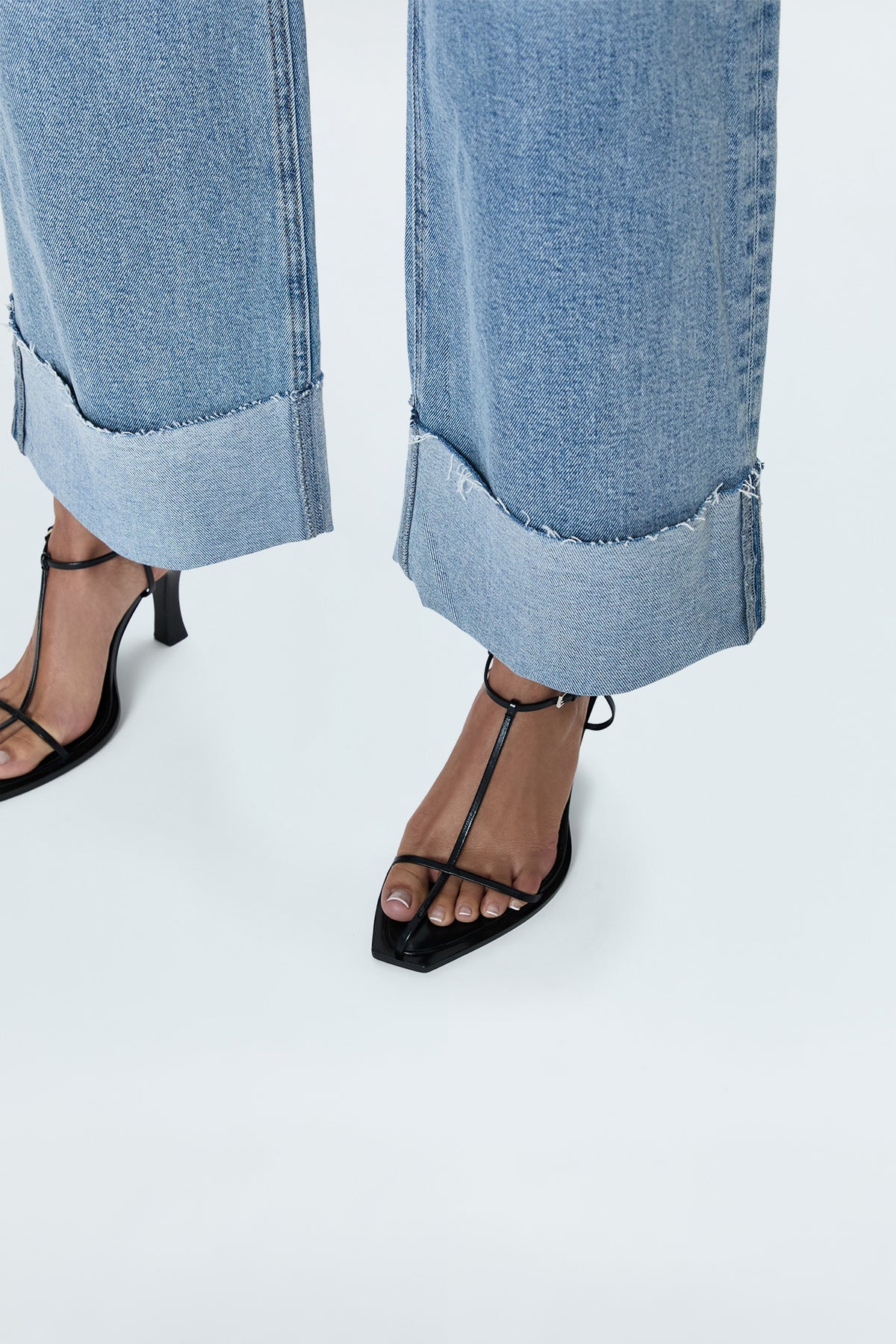 women's cuffed jeans