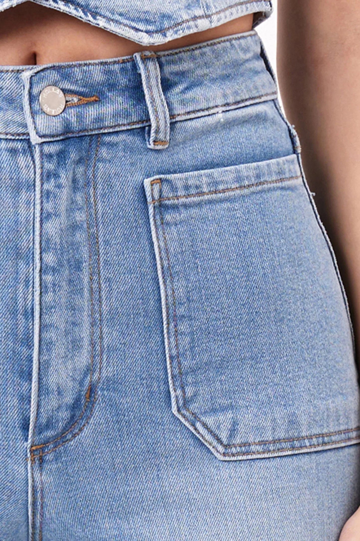 Front design detail on the mid blue Ranch Sailor Jeans by Rolla’s