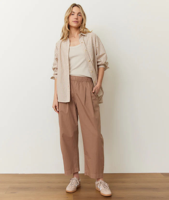 Shop the mid-rise elastic waist Kyra Poplin Barrel Pant by Marine Layer at Harbour Thread for a cool and laidback spring style.