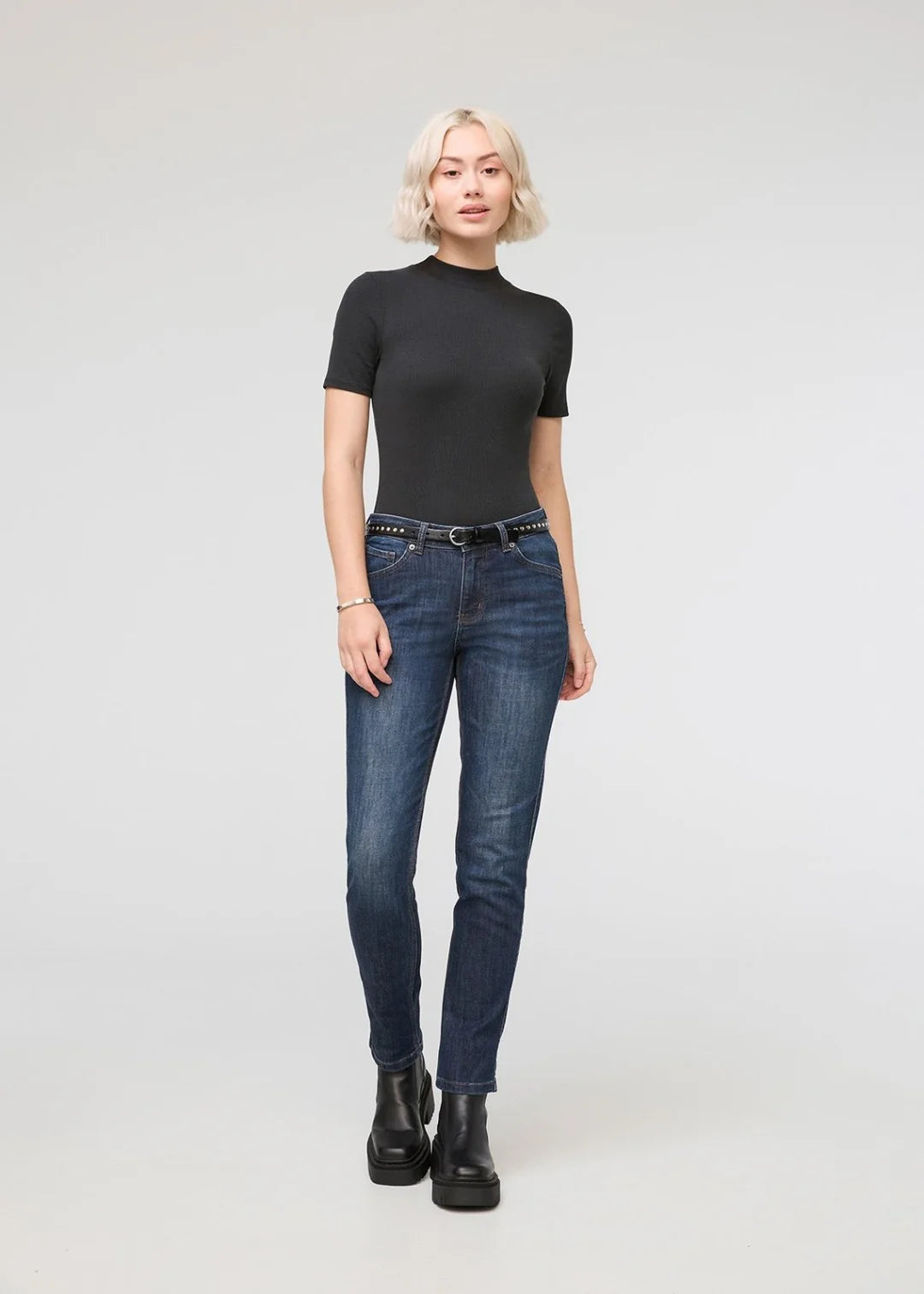 The DUER Women's Performance Denim Girlfriend Jean in the color Heritage Blue