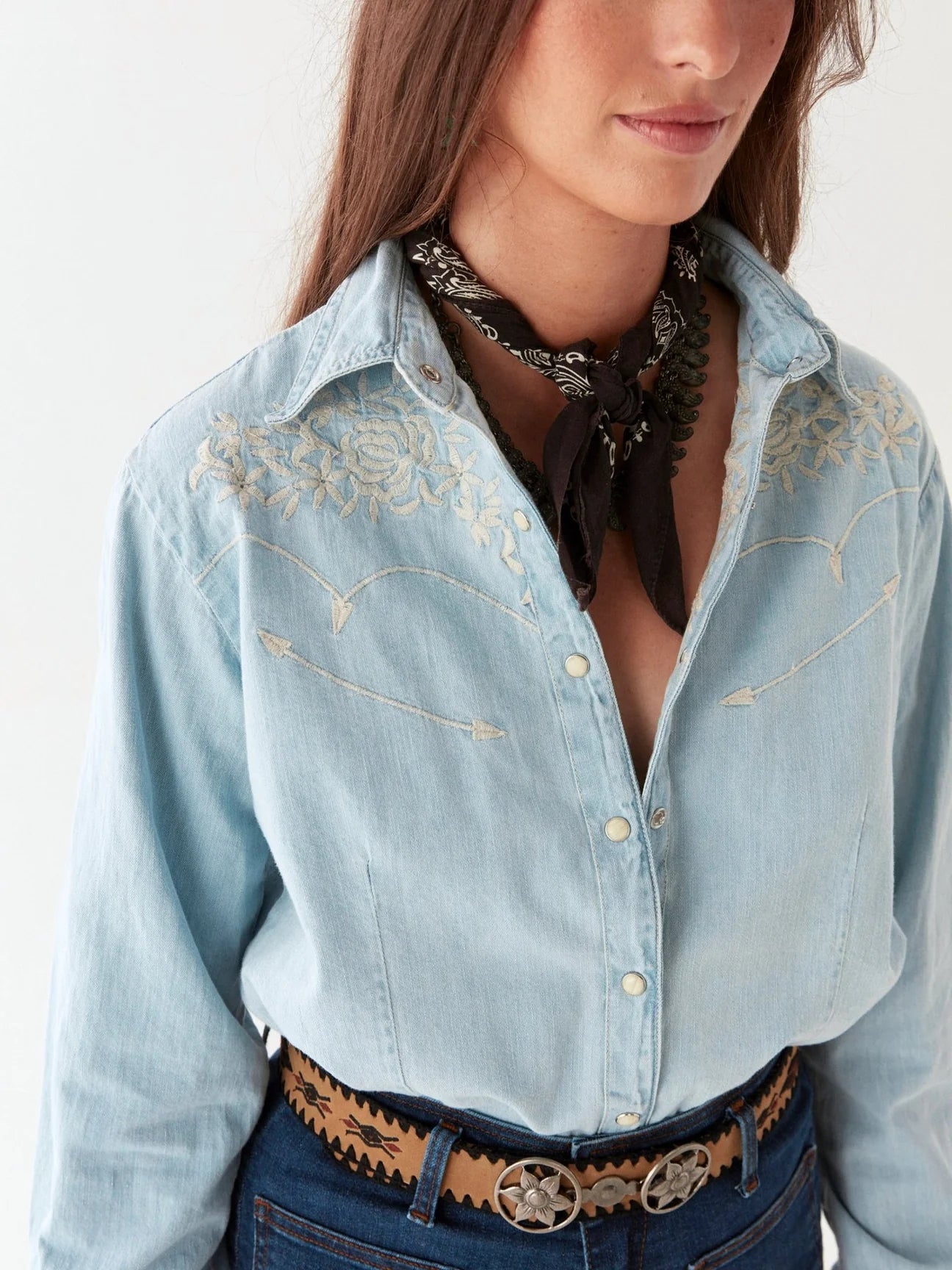Embroidered denim top by Maison Hotel
