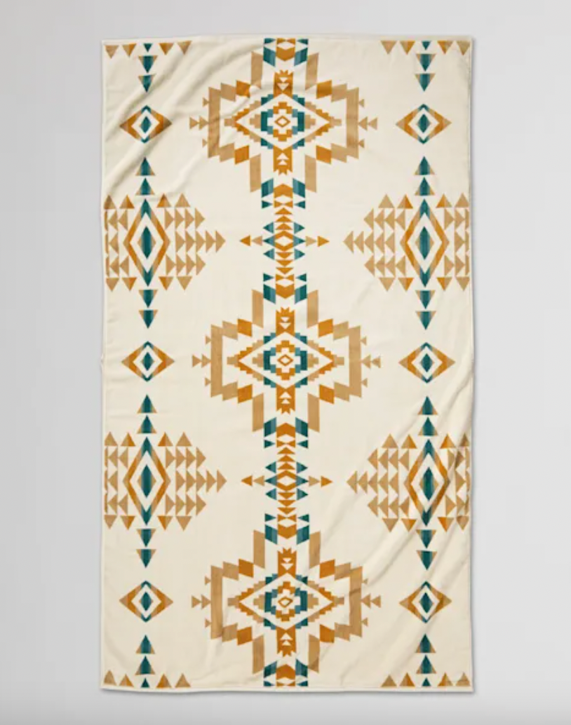 Give the gift of comfort and luxury with a Pendleton Oversized Spa Towel. Find your favorite at Harbour Thread in Burlington, VT!