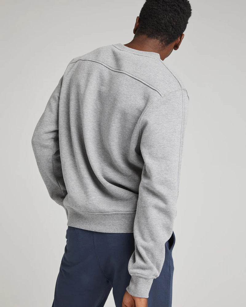 
                      
                        Men's grey recycled fleece sweatshirt with a relaxed fit
                      
                    