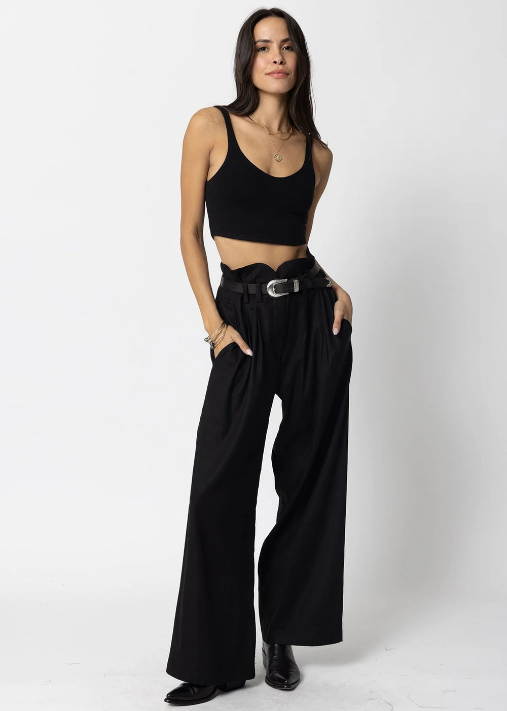 The Black Stretch Linen Knotch Waist Pants by Stillwater