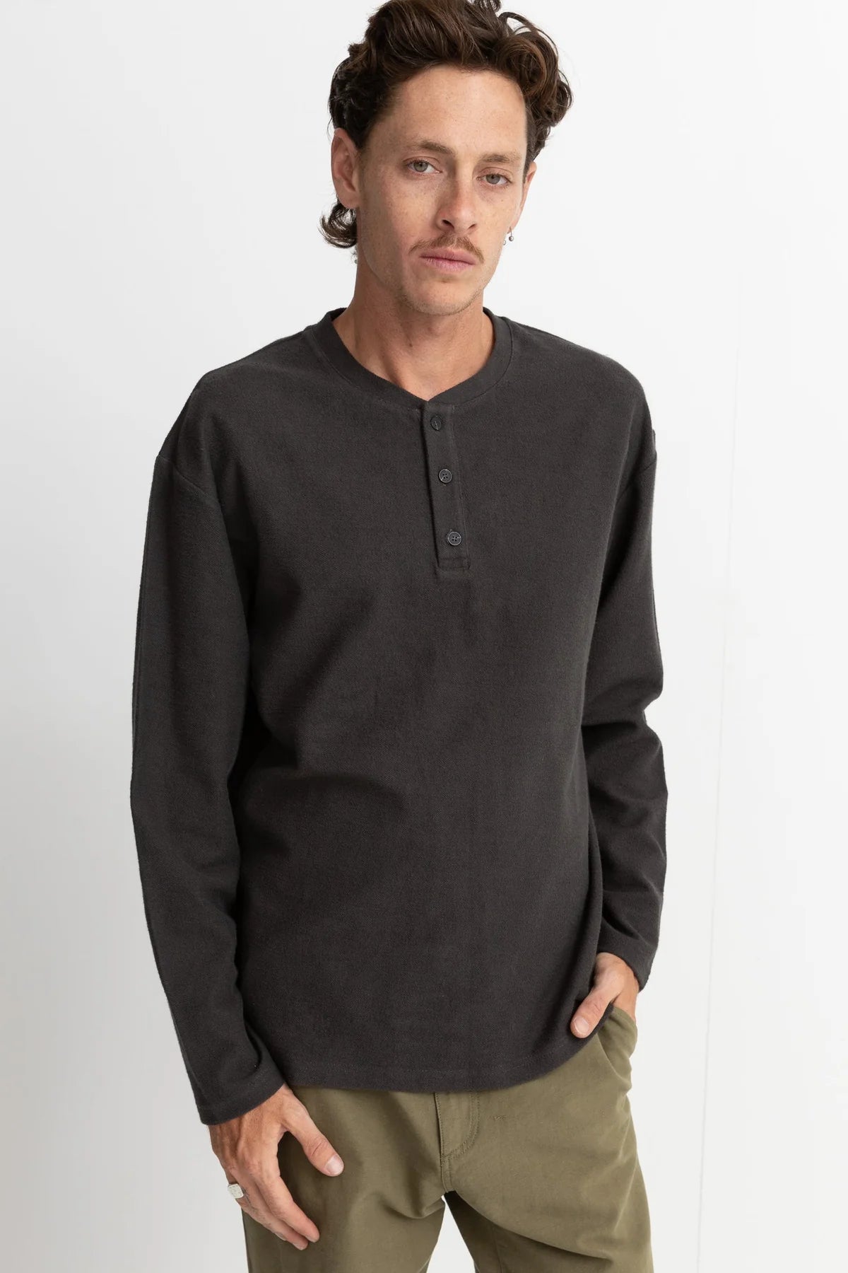 Load image into Gallery viewer, Rhythm Vintage Terry Long Sleeve Henley - Black
