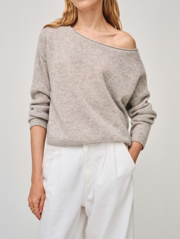 Front view of the White + Warren Cashmere Featherweight Off Shoulder Top in the color Misty Grey Heather