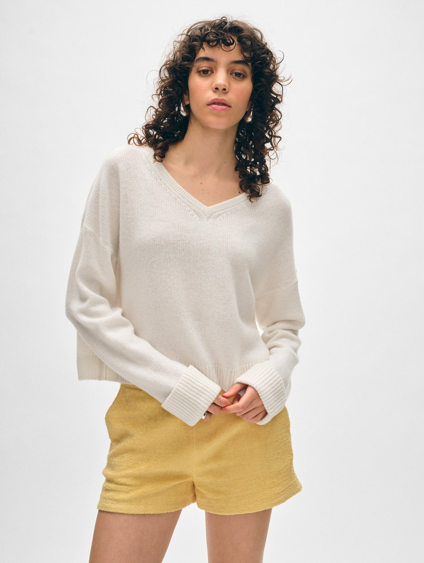 White + Warren Cashmere Featherweight Cuffed V-Neck - Soft White