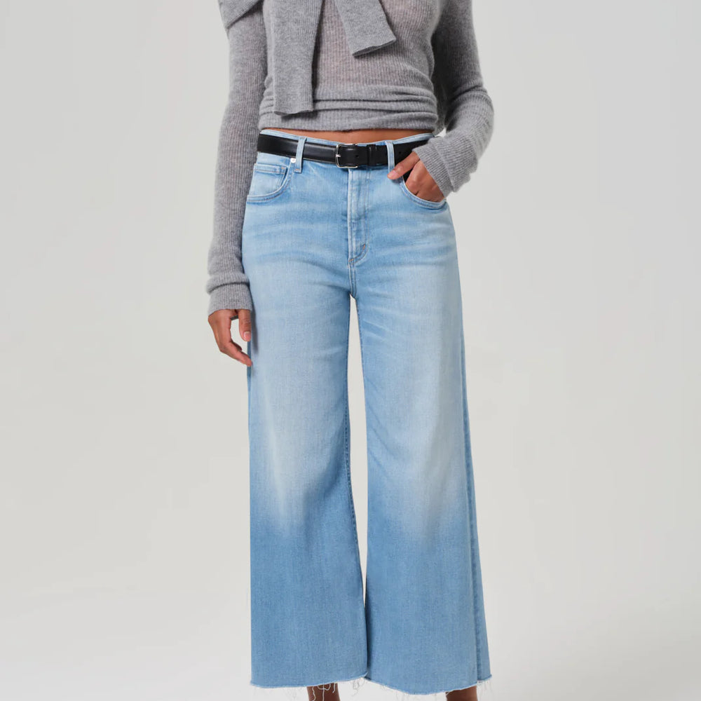 
                      
                        Women's Wid Leg cropped jeans
                      
                    