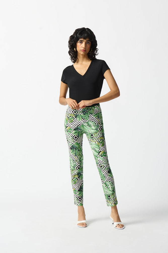 
                      
                        Joseph Ribkoff Millennium Printed Crop Pants - Vanilla Multi
                      
                    