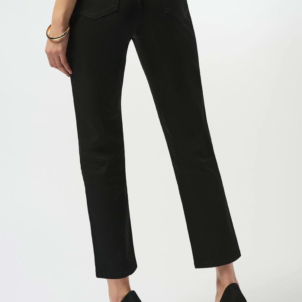 
                      
                        Black slim fit women's jeans 
                      
                    