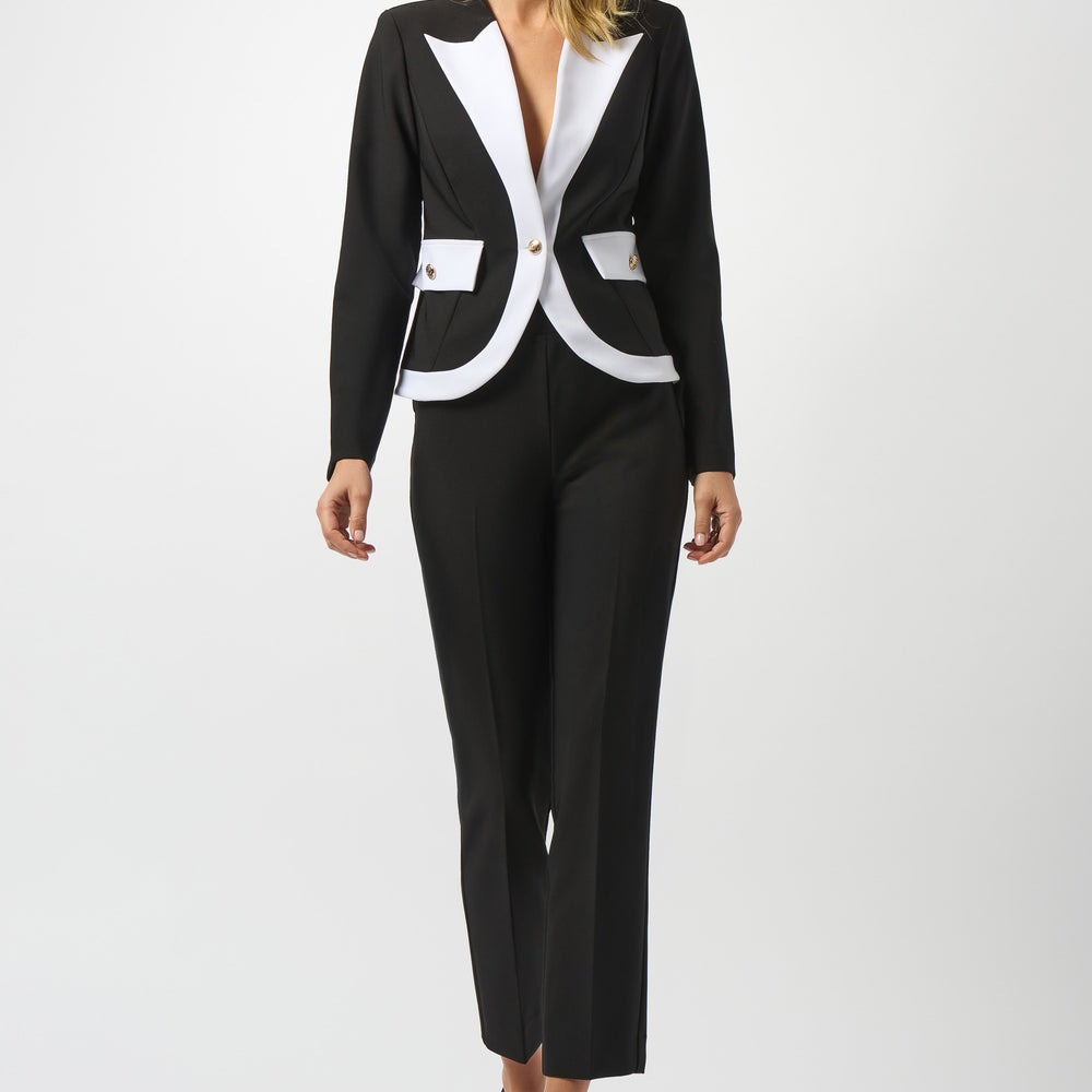 These black straight leg pants are crafted from a luxe twill fabric for a clean, polished look. Find your pair at Harbour Thread boutique in Burlington, VT. 
