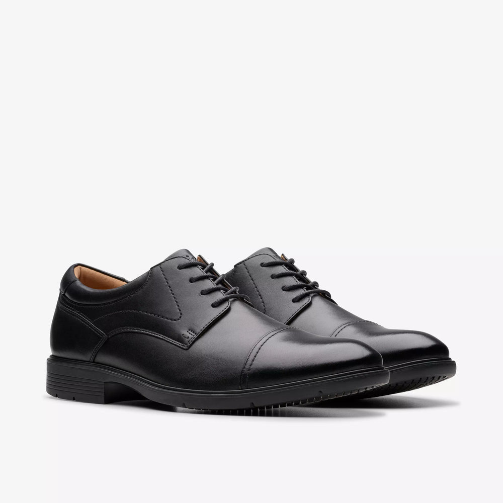 
                      
                        The Clarks Eldredge Cap men's shoe in Black Leather
                      
                    