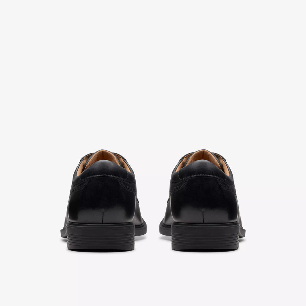 
                      
                        Clarks Eldredge Plain
                      
                    