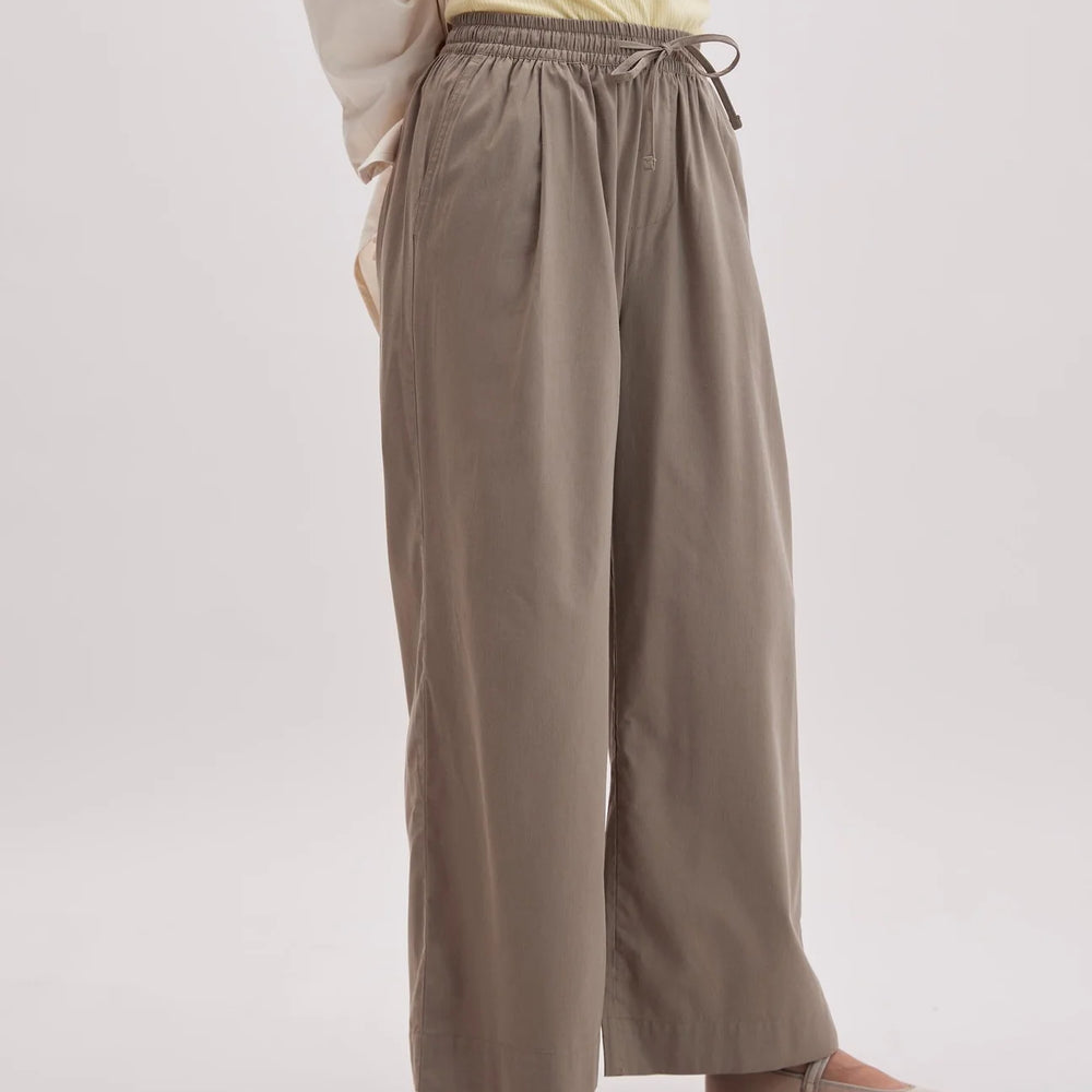 Design detail on the Warm Grey Venice Drawstring Pants by Richer Poorer