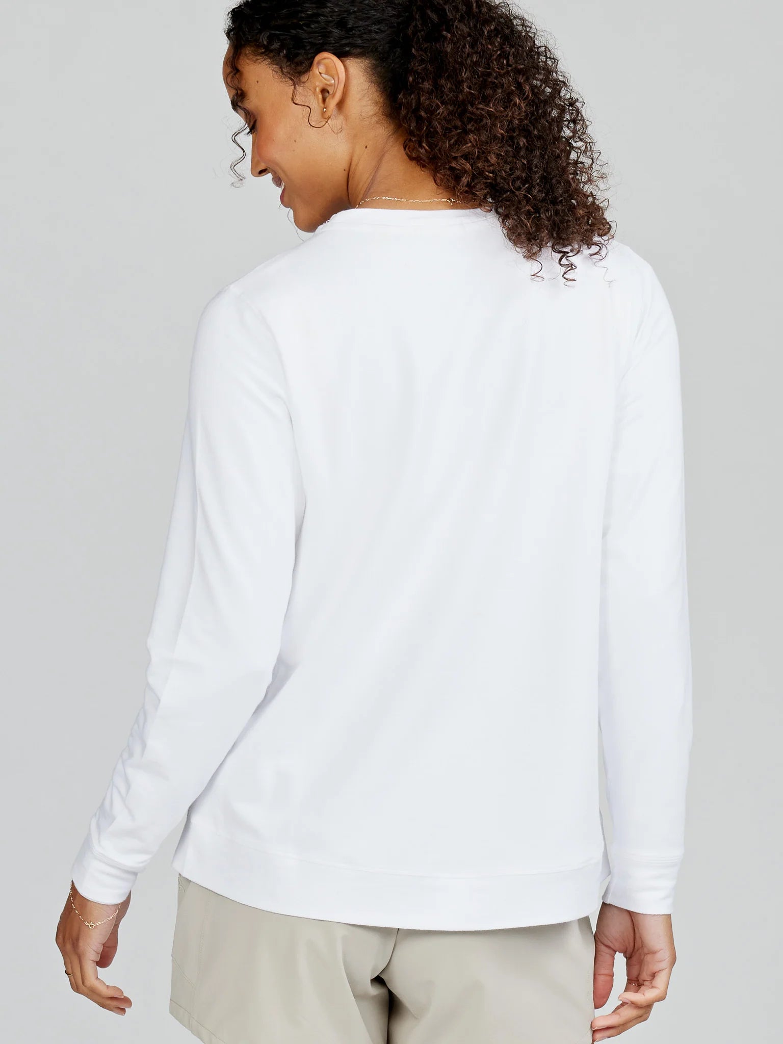 (取寄) TASC パフォーマンス レディース リバーウォーク スウェットシャツ 2.0 tasc Performance women walk Sweatshirt 2.0 White tasc Performance Riverwalk Sweatshirt 2.0 - White | Harbour