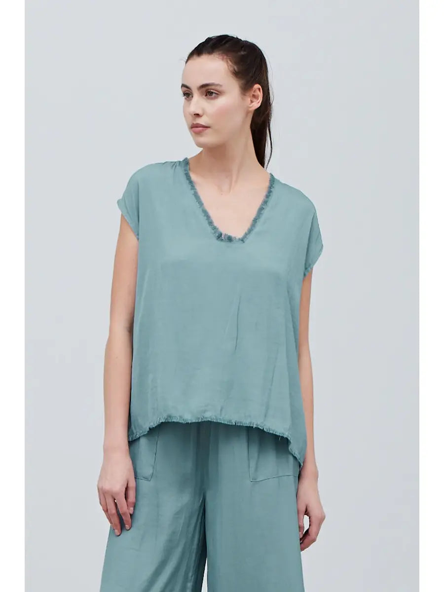 The short sleeve High Tide Shell Blouse sold at Harbour Thread