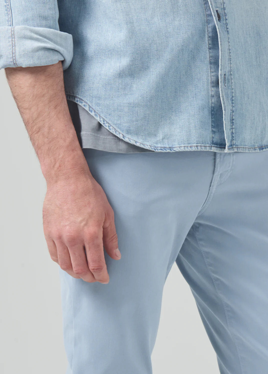 Front detail on the Citizens Of Humanity London Tapered Slim Stretch men's pant in the color Seagull