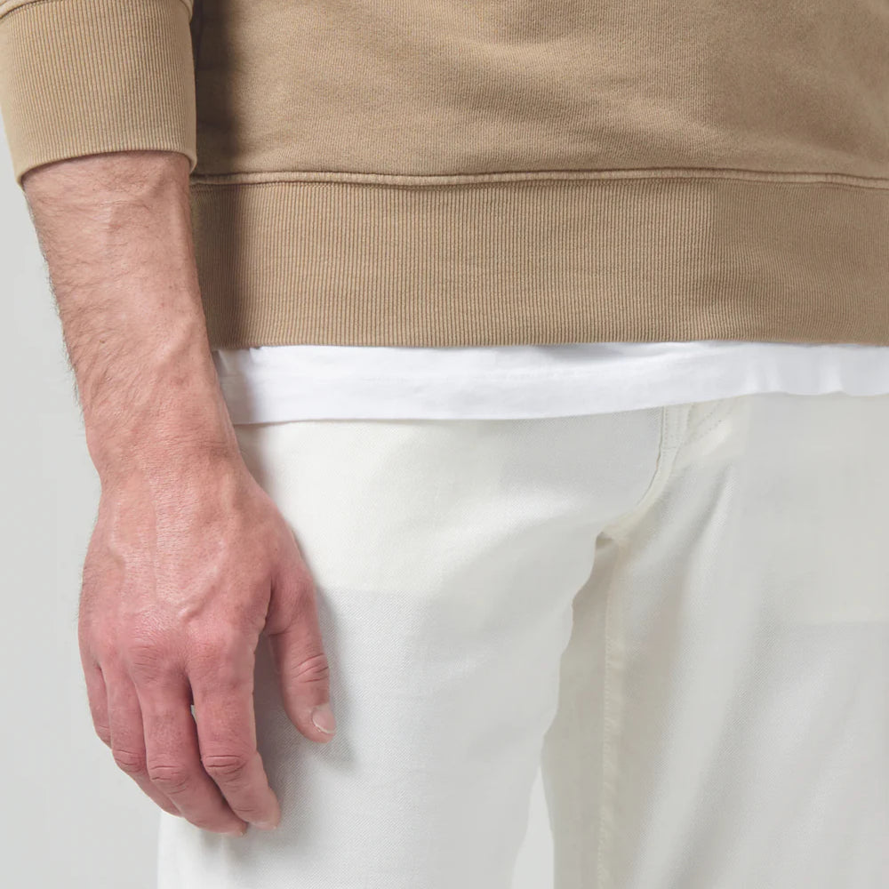 
                      
                        Front detail view of the Citizens Of Humanity Gage Slim Straight Stretch Linen in the color Sierra
                      
                    
