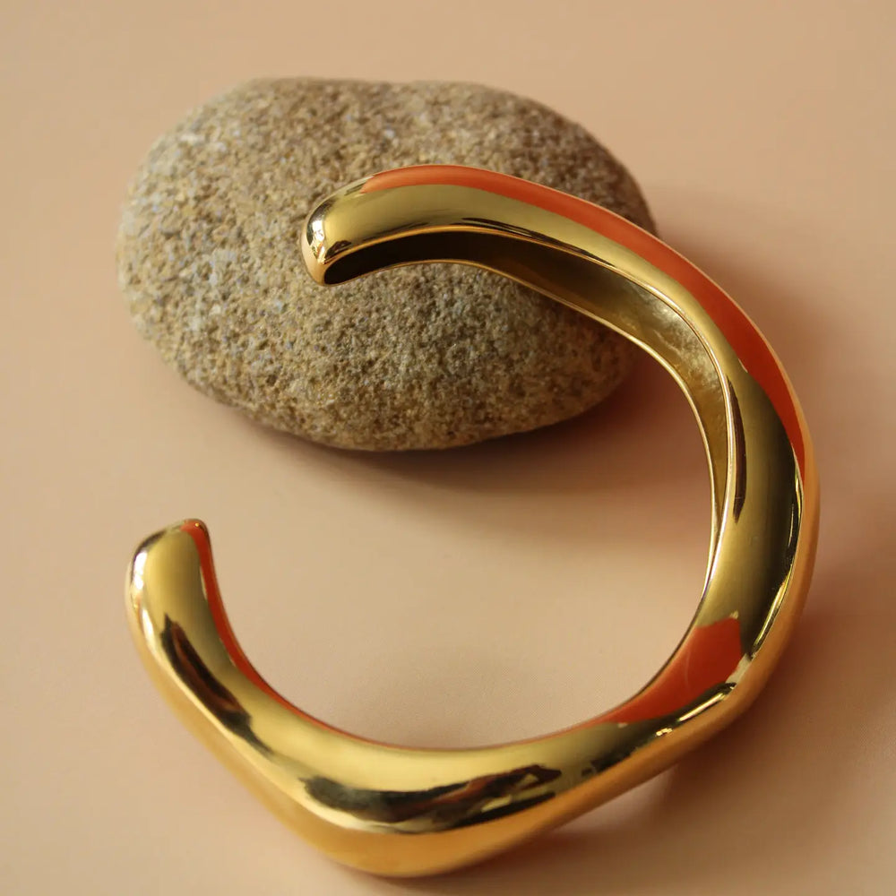 24th & Gold Laeve Bangle