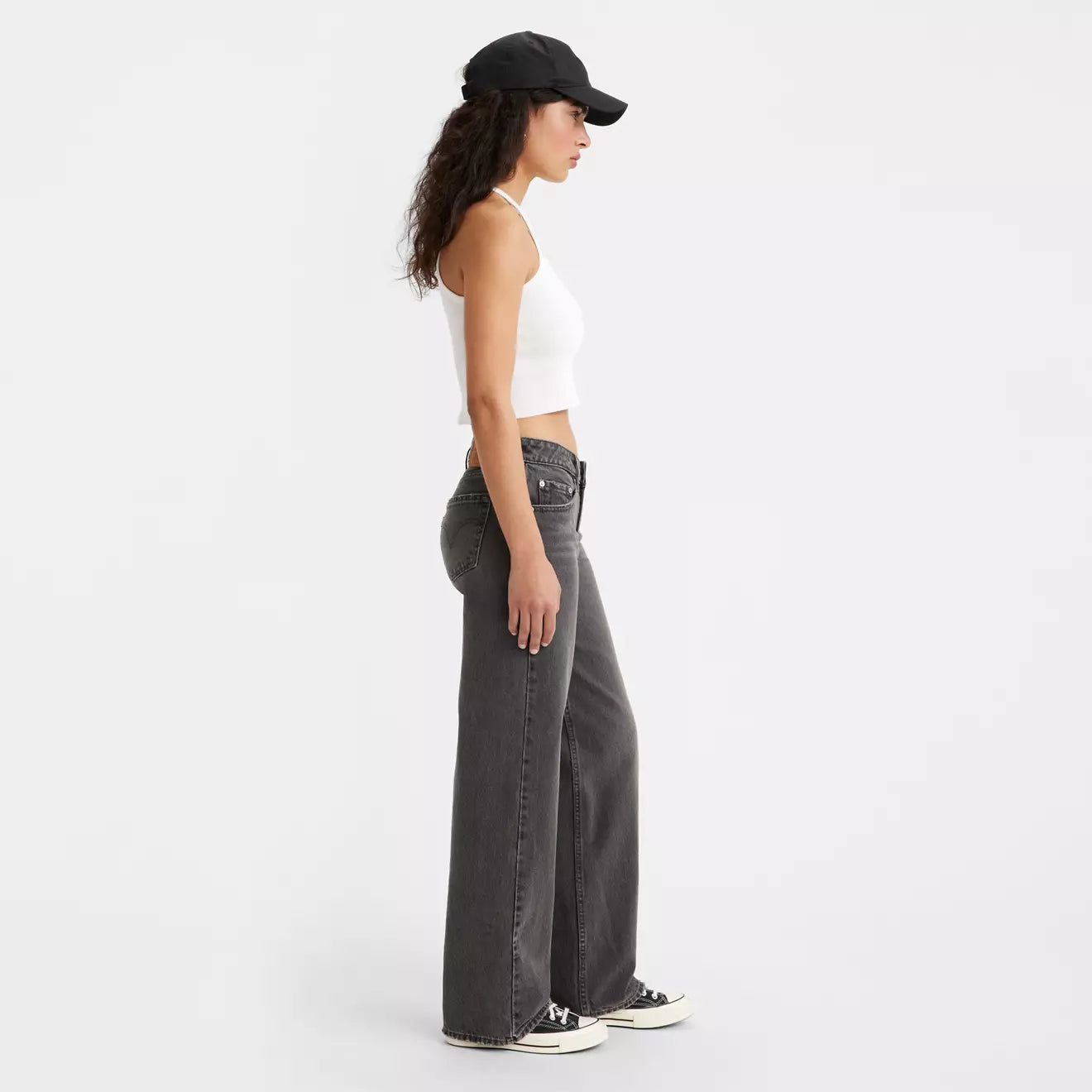 Levi's Low Loose Women's Jeans features a wide leg silhouette