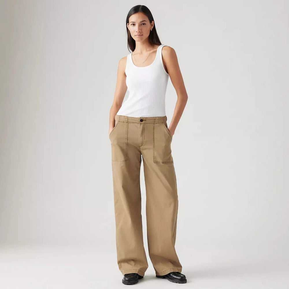 
                      
                        Front view of a woman wearing the Tan Surplus Straight Women's Pants by Levi’s
                      
                    