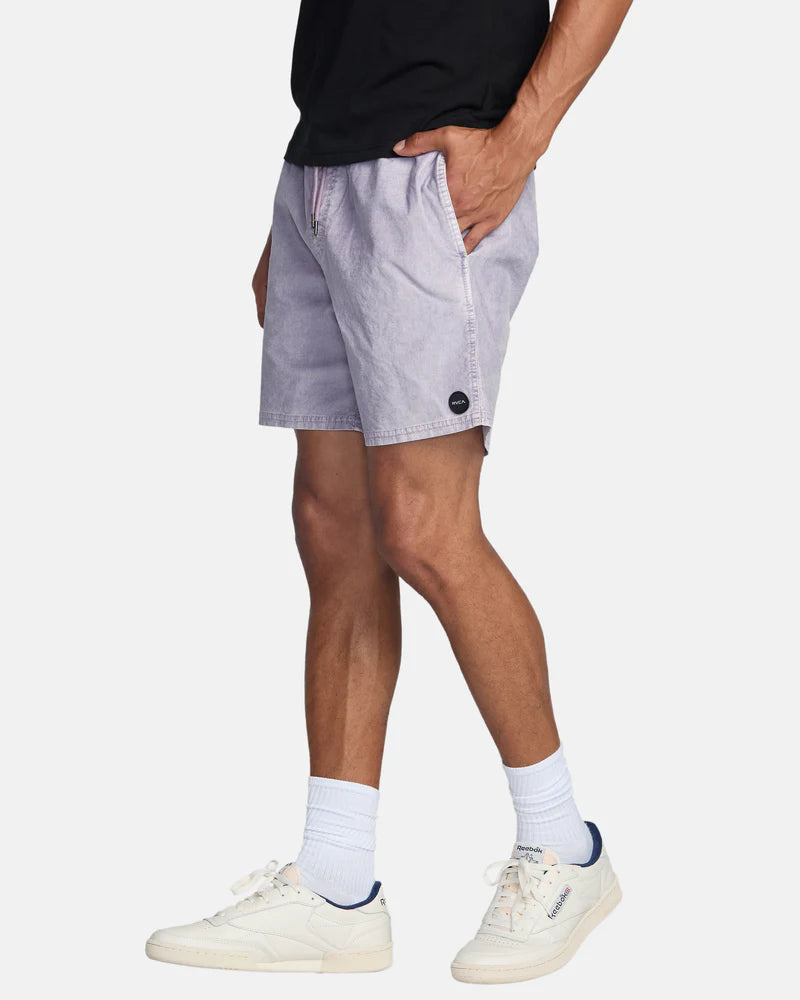 
                      
                        Men's lilac corduroy RVCA shorts with side seam pockets
                      
                    