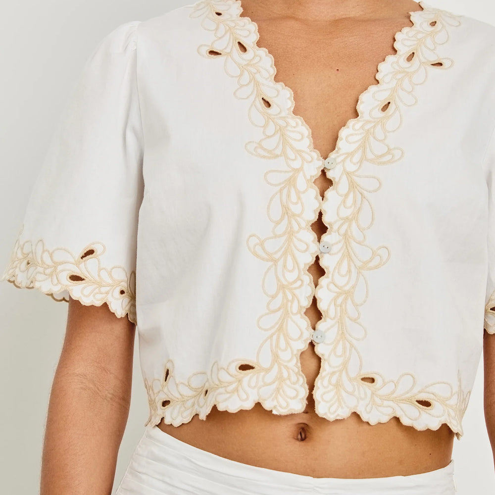 White cotton poplin cropped shirt with an airy cropped fit