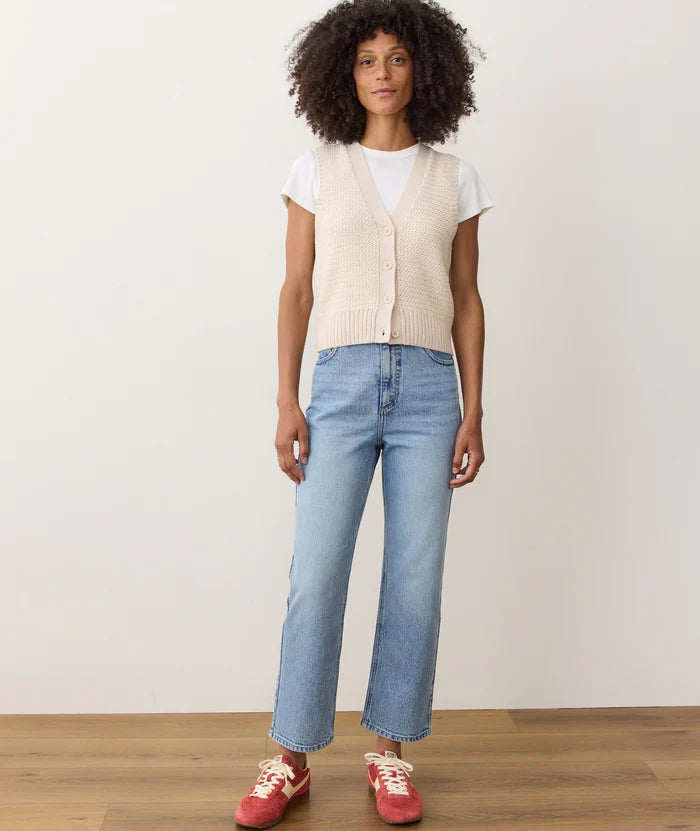 For a style that pairs with everything, go for the Marine Layer Charlie Denim Straight Pant. Find your pair at Harbour Thread boutique in Burlington, VT!