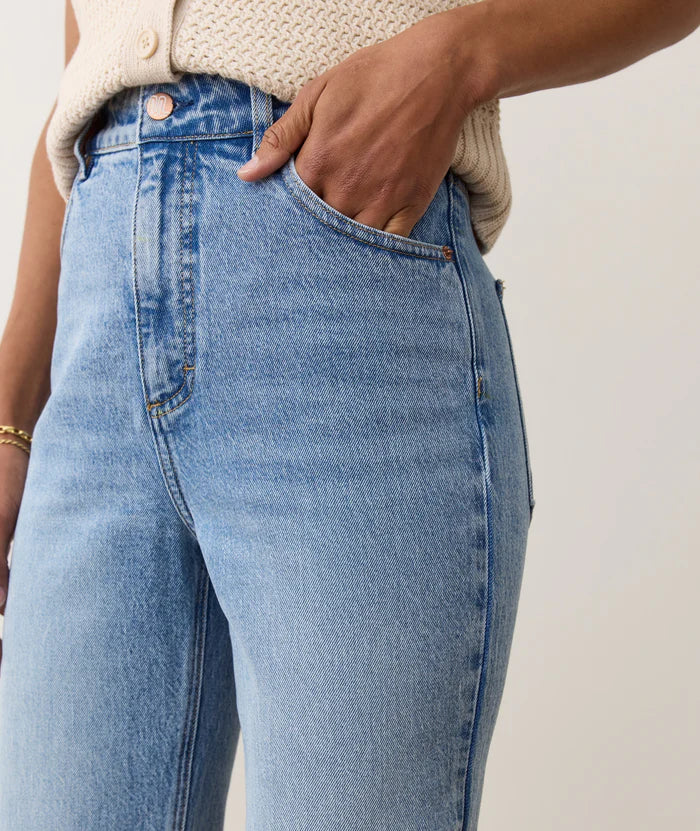 Shop women's jeans at Harbour Thread boutique! New arrivals include the Marine Layer Charlie Denim Straight Pant in Vintage Wash. 