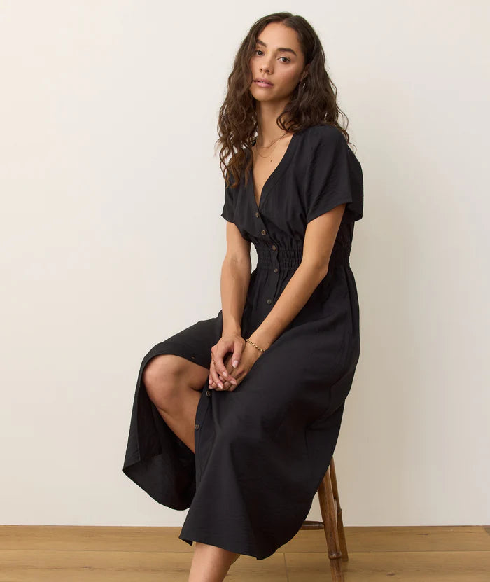 Shop women's casual dresses at Harbour Thread boutique! New arrivals include the Marine Layer Annika Midi Dress in Black.