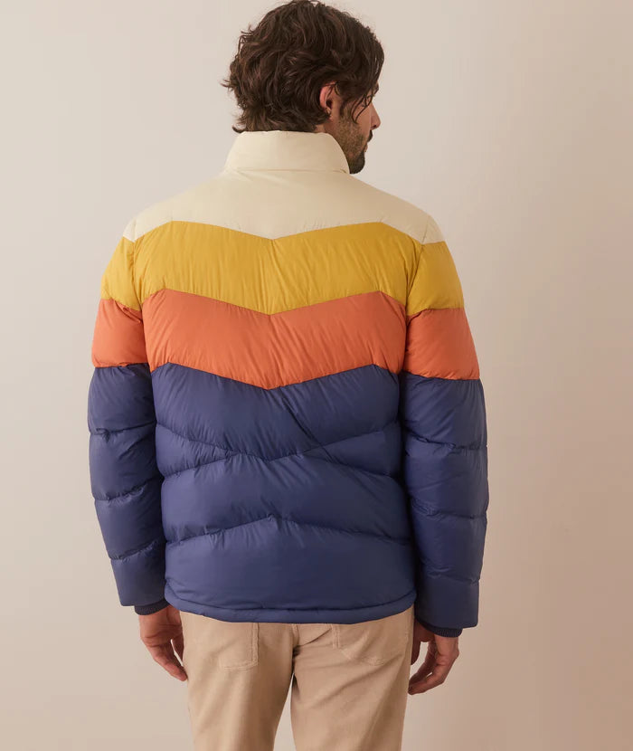 This men's puffer jacket offers a stylish colorblock chevron pattern