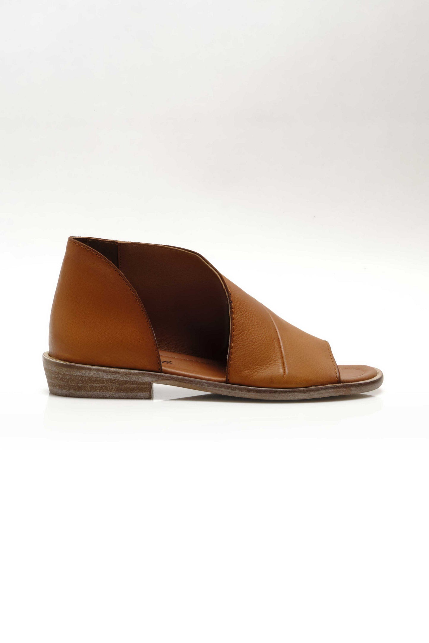 Side profiles view of Free People's Mont Blanc Sandal in Tan Leather