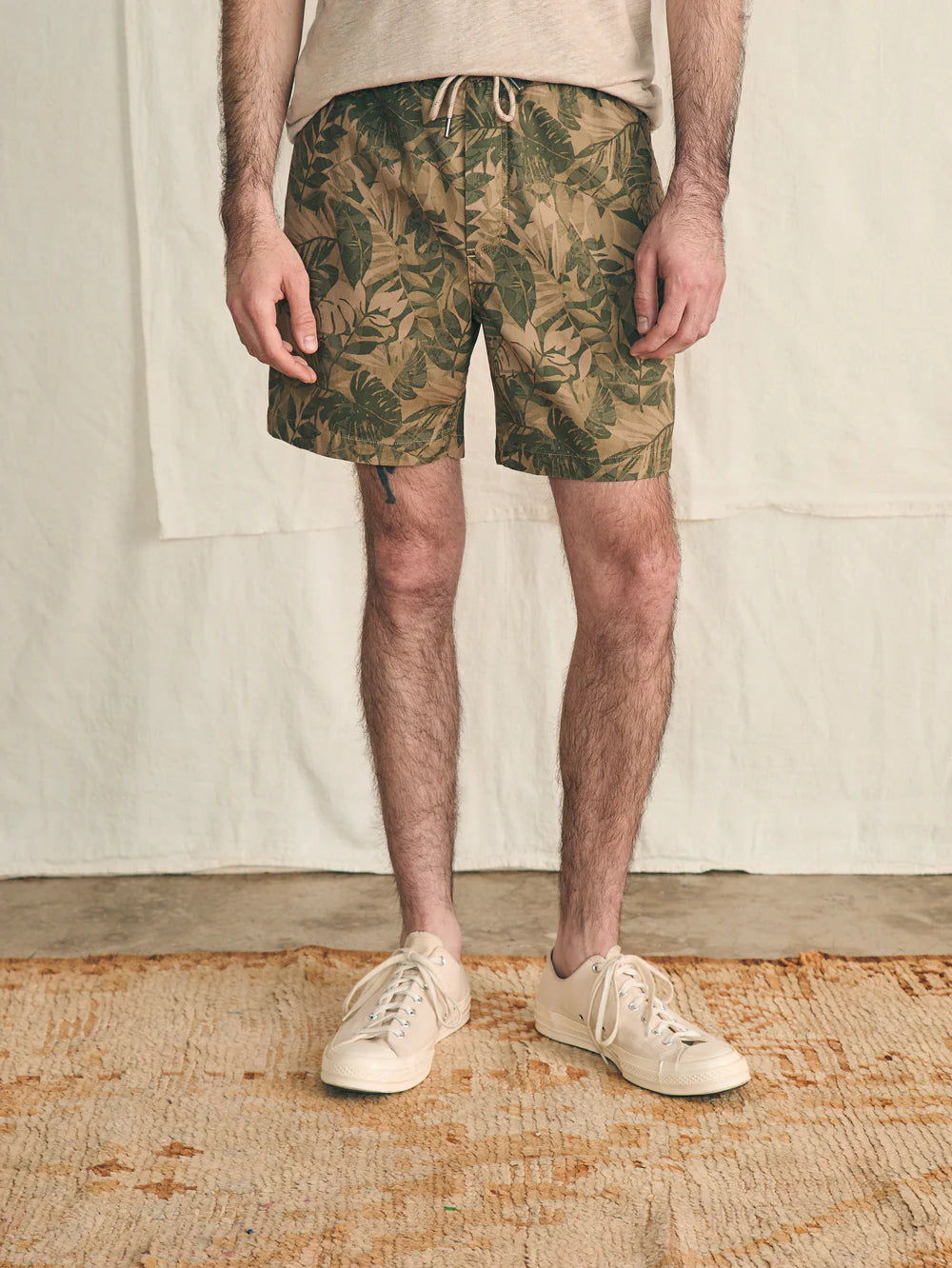 Faherty Essential Drawstring Short 6.5"- Olive Jungle Tropical