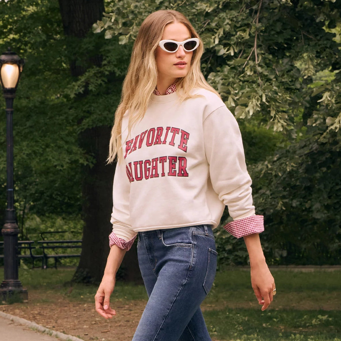 THE COLLEGIATE CLASSIC SWEATSHIRT
