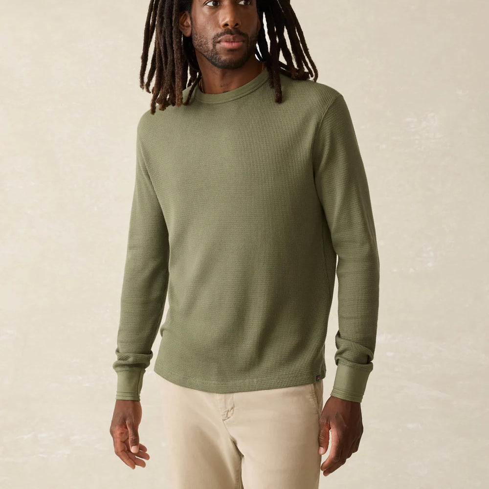 This versatile long sleeve men's shirt from Faherty is crafted from a super soft and comfortable blend of long staple Pima cotton and modal.