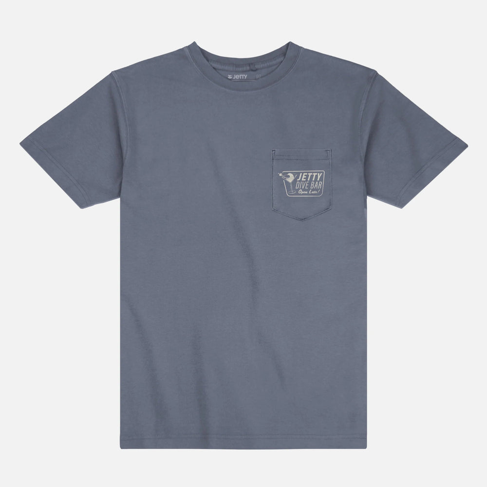 Dive into casual style with this short sleeve men's pocket tee from Jetty. Find yours today at Harbour Thread in St. Pete, FL. 