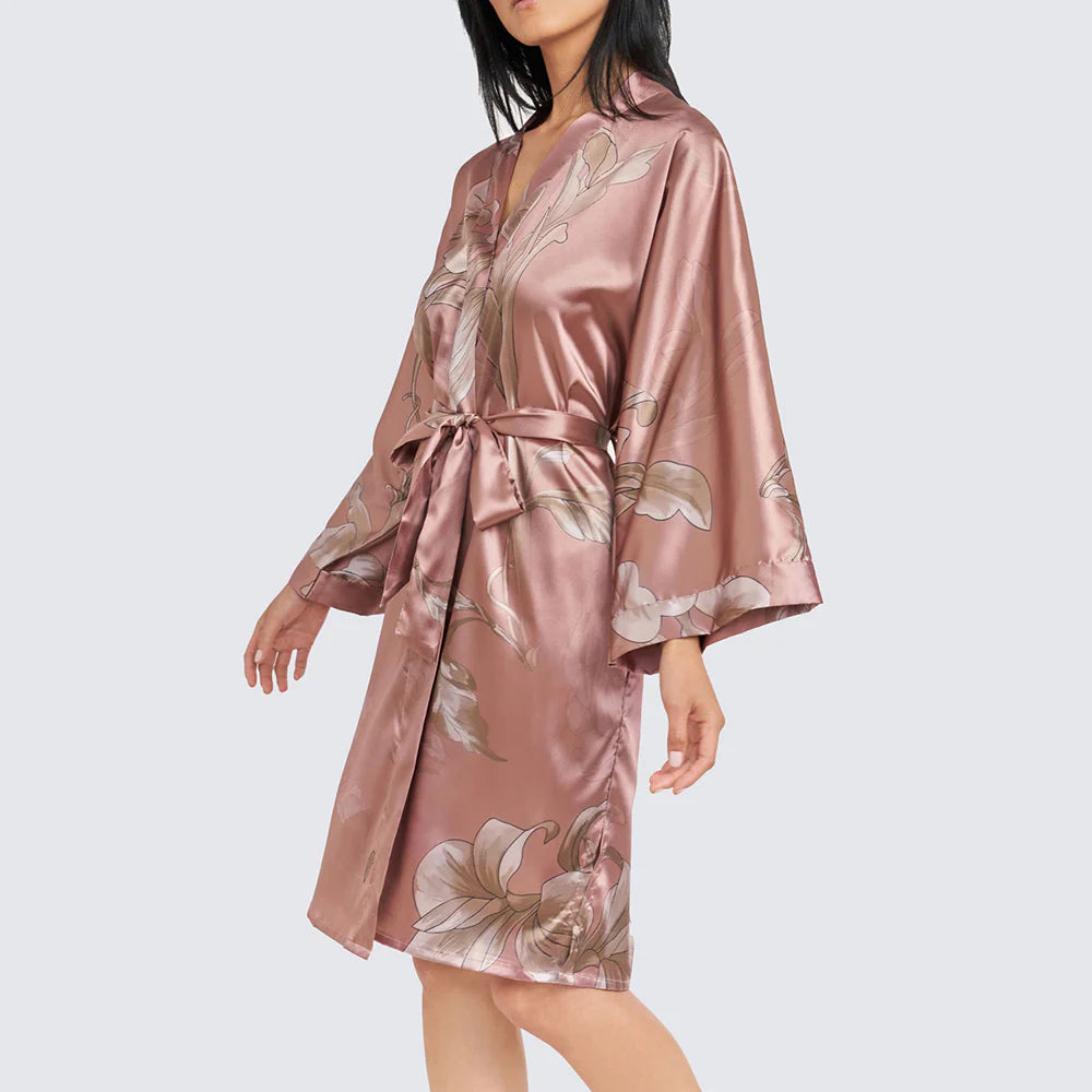 The Ayame Short Kimono Robe in Soft Rose