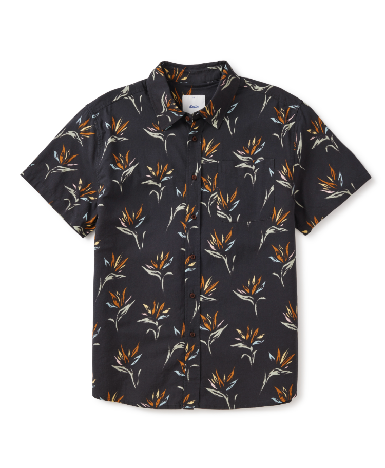 With its fun print and standard fit, the short sleeve Lilo Multi Shirt by Katin offers weekend ready style. Find it at Harbour Thread men's store in Burlington!