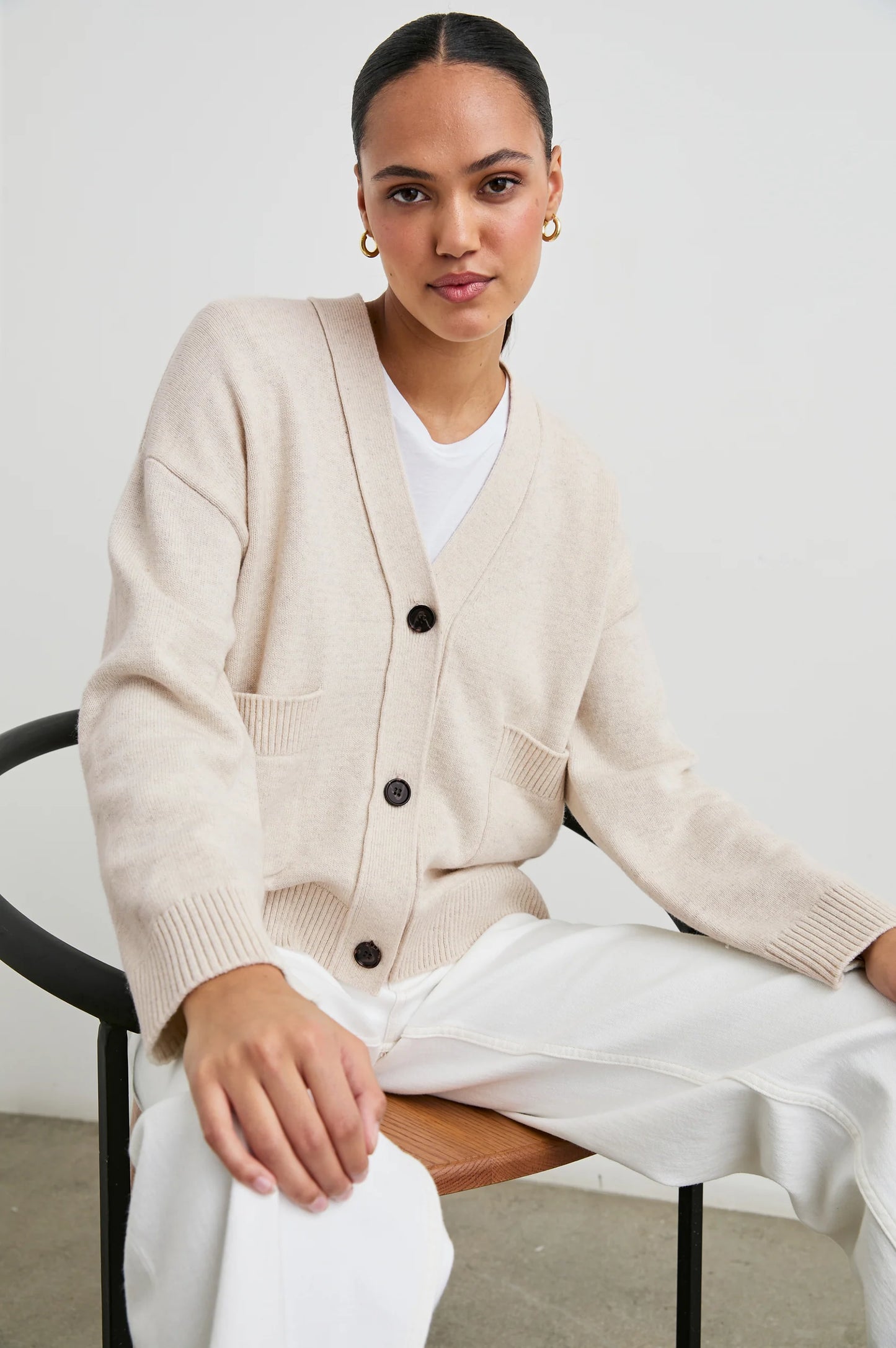 This relaxed fit cardigan from Rails features 2 patch pockets