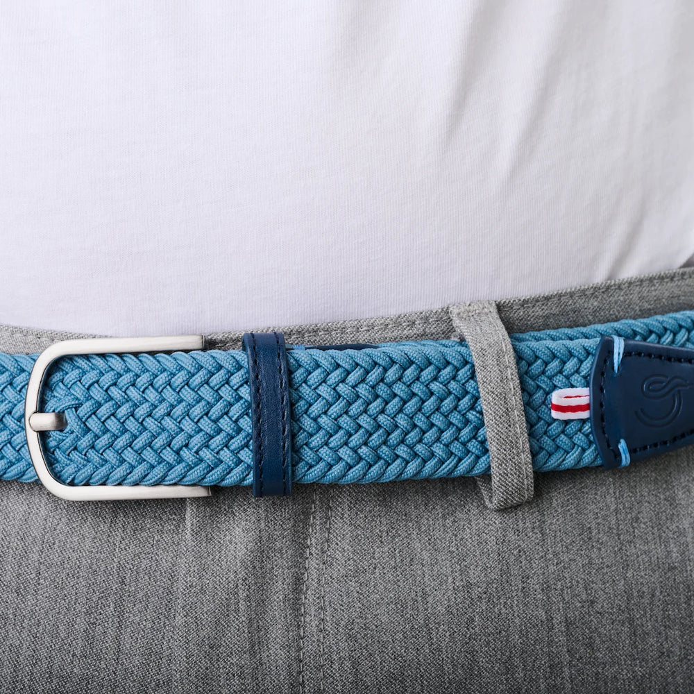 
                      
                        Close up view of the La Boucle Lake Como Belt in color Provincial Blue
                      
                    